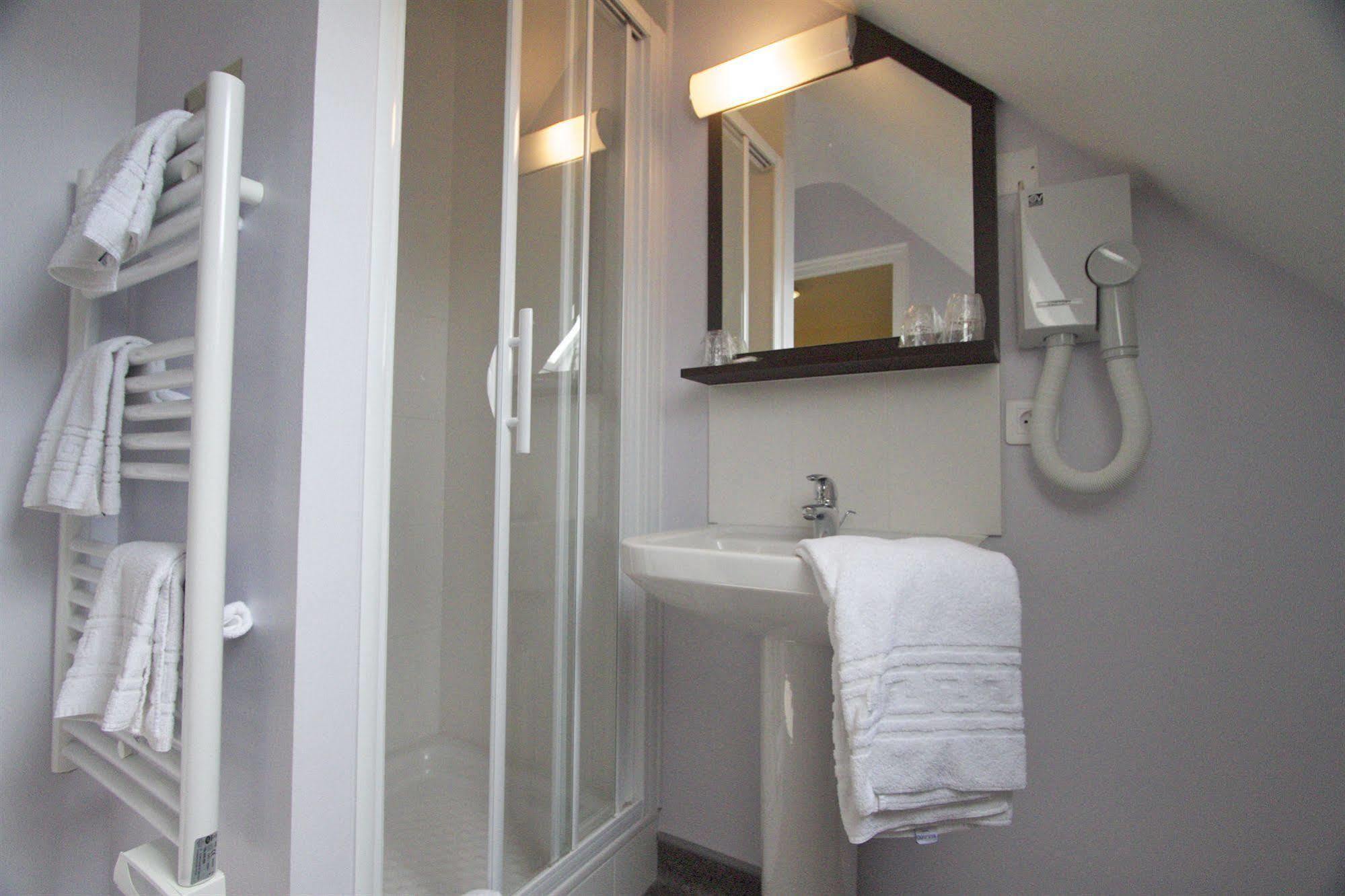 Moka Hotel Lorient Esterno foto