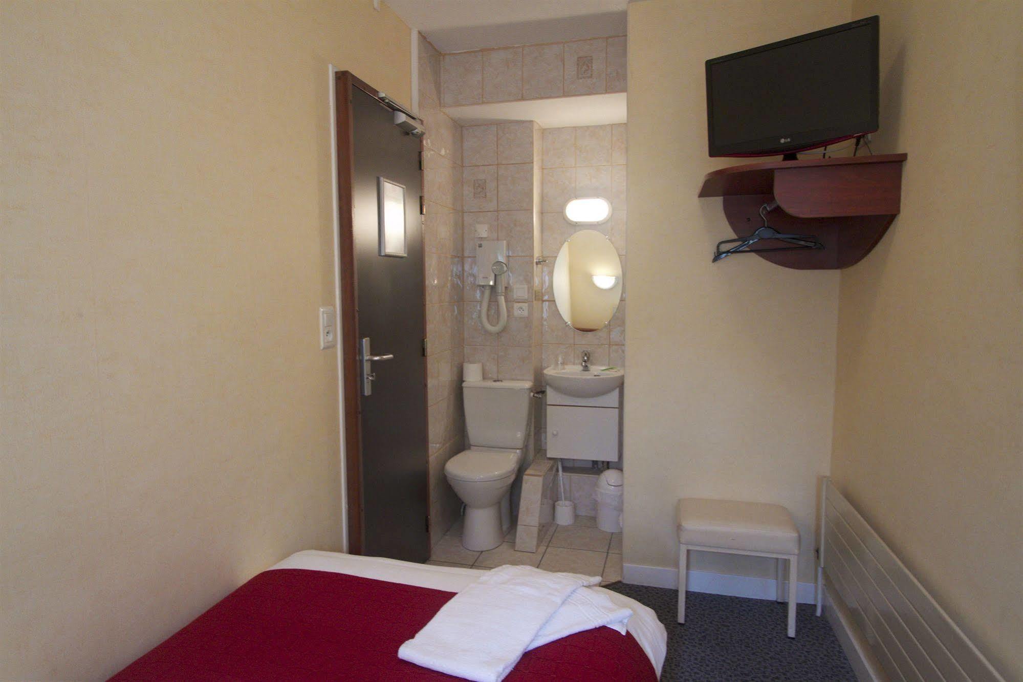 Moka Hotel Lorient Esterno foto