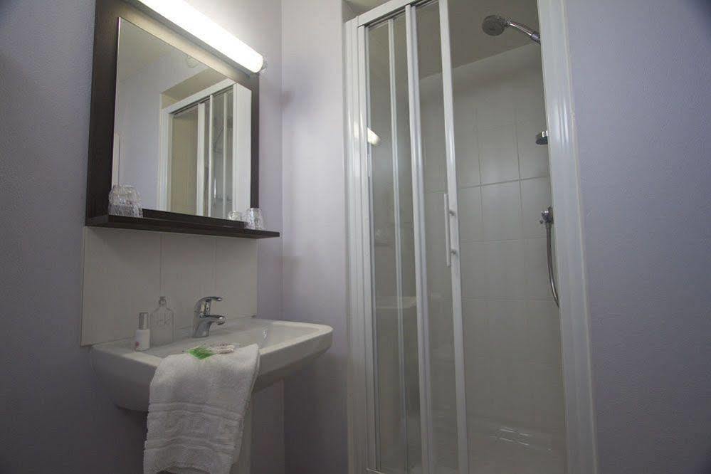 Moka Hotel Lorient Esterno foto